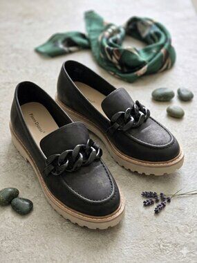 Pierre Dumas Loafers Womens Size 10 Chain Detail Black Light Colored Soles